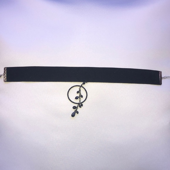Black Velvet choker and matching earring set. - Picture 4 of 5